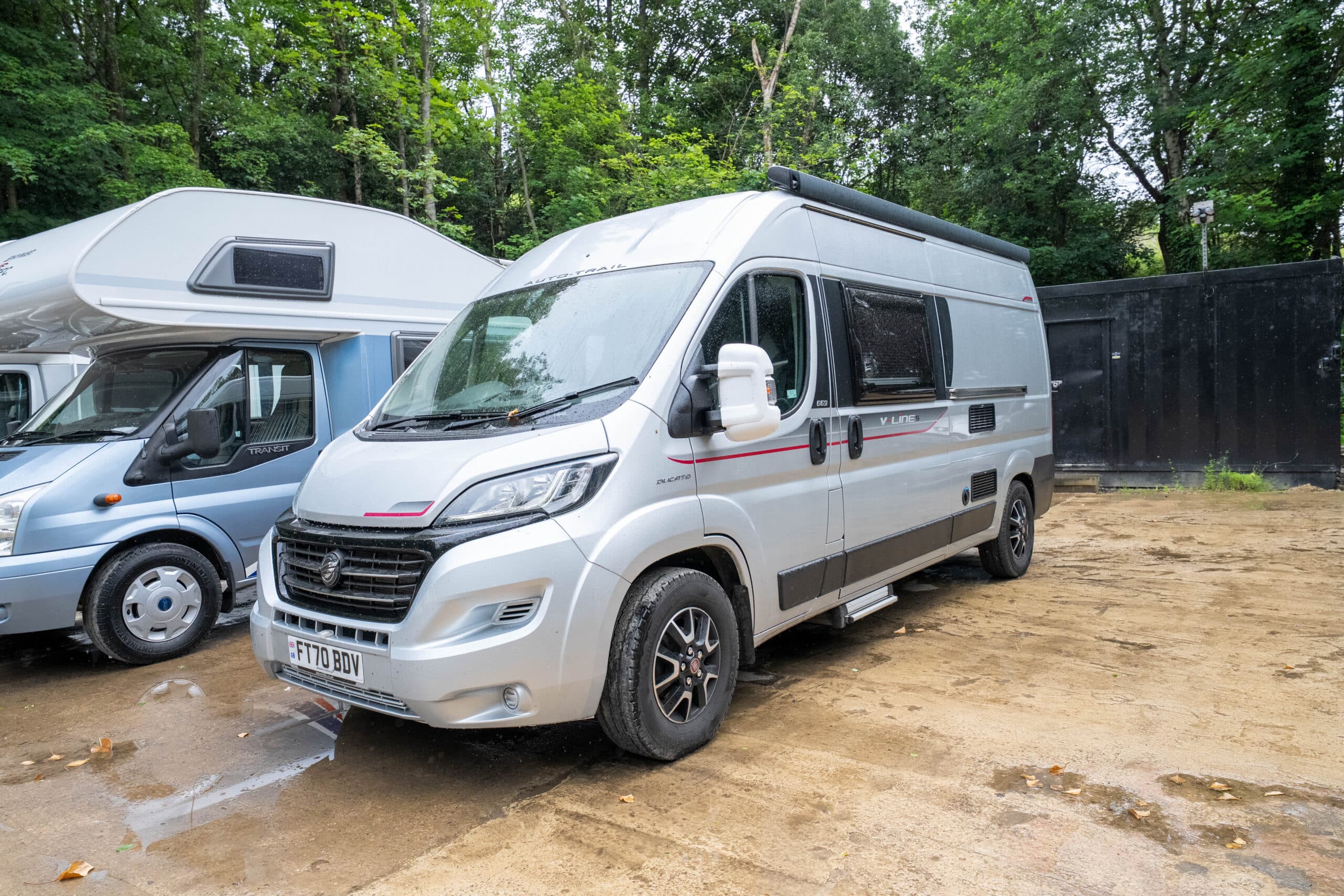 Cover Image for 2021 Auto-Trail V Line 669S