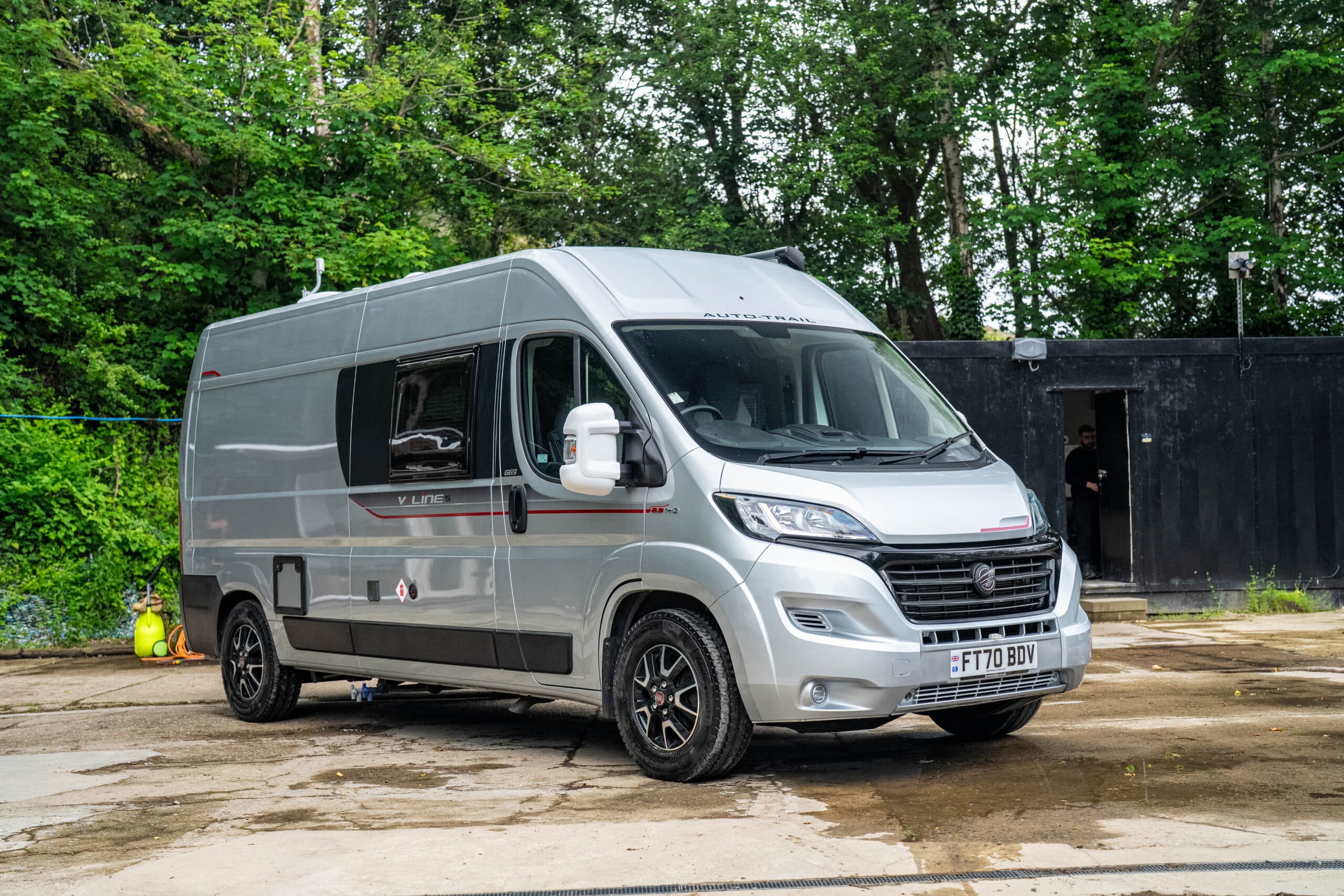 Cover Image for 2021 Auto-Trail V Line 669S