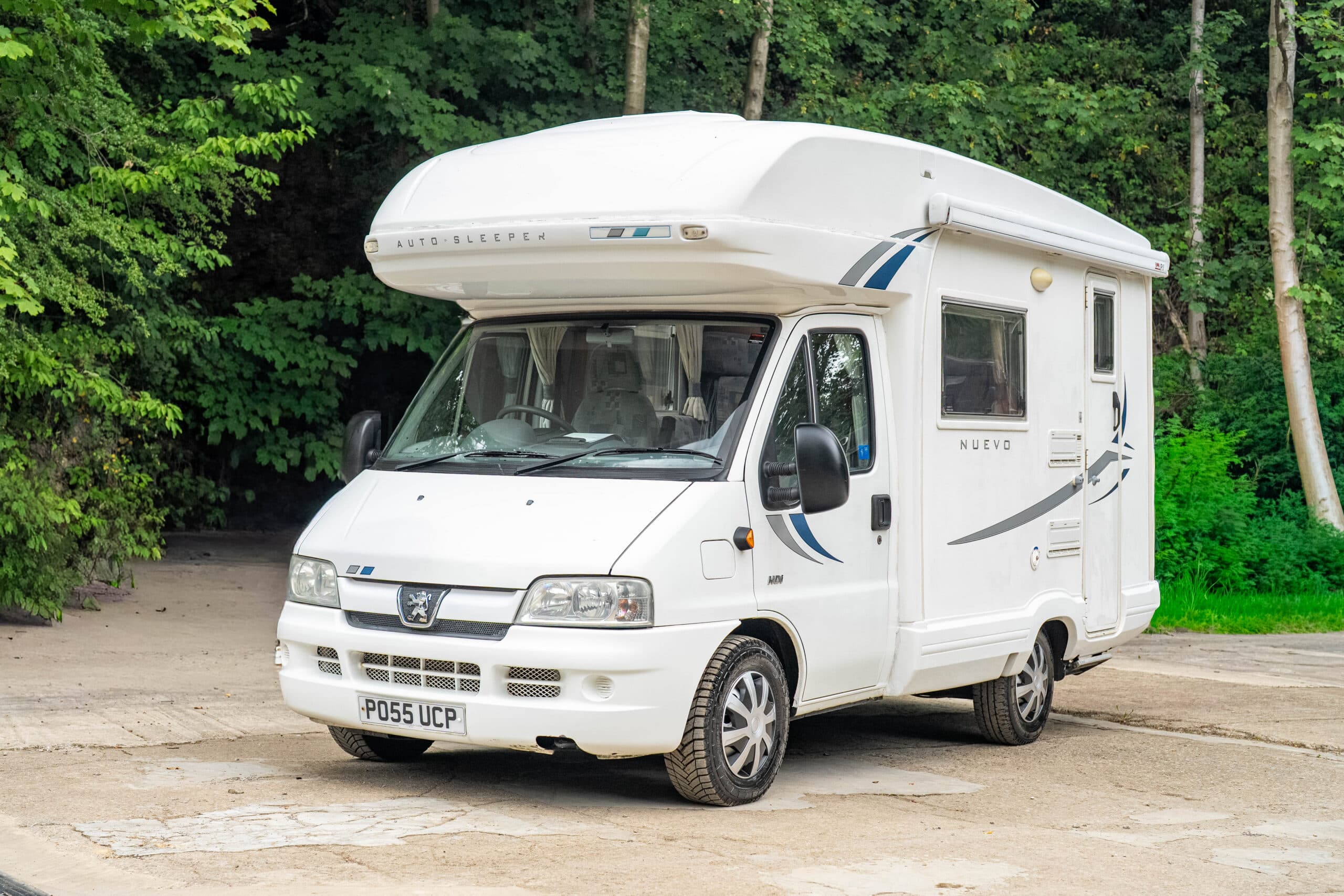 Cover Image for 2005 Auto-Sleeper Neuvo ES